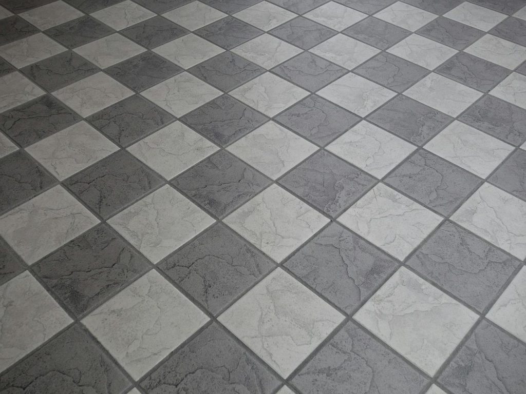 Verschillende vloertypen en trends voor vloeren in Hoofddorp, inclusief hardwood, laminaat, vinyl en tegels voor huiseigenare