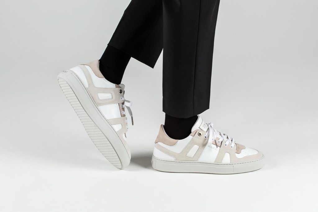 Mason Garments sneaker met moderne twist—een voorbeeld van schoenentrends in 2025 die comfort en stijl combineren
